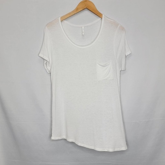 Active USA White Scoop Neck Short Sleeve Shirt - Picture 4 of 13